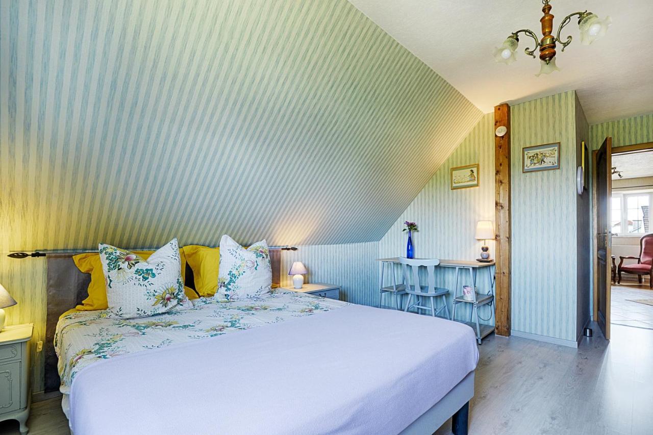 Aux Pieds Des Vignes Bed & Breakfast Ingersheim Exterior photo
